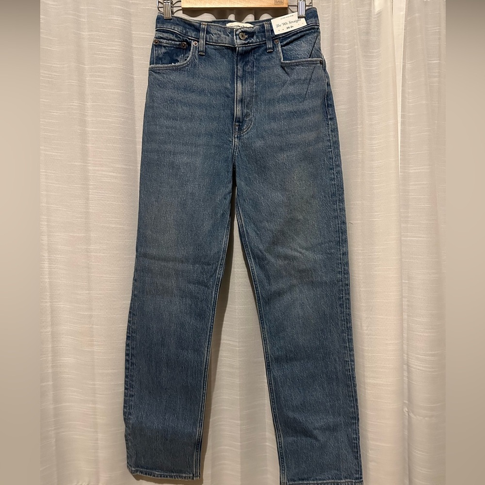 Abercrombie & Fitch Ultra High Rise 90’s Straight Jean